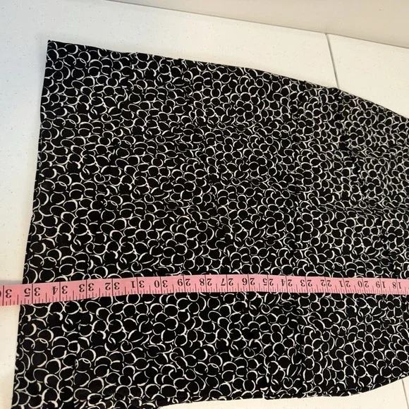 WHBM Instantly Slimming Strapless Sheath Dress Size 8 Tiered Stretch Black White - Picture 15 of 15